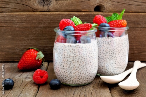 Bilde på lerret Healthy berry chia pudding in jars