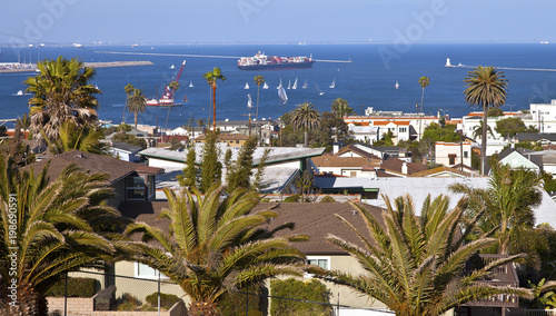 Fotografija San Pedro neighborhood and a view of the Pacific ocean.