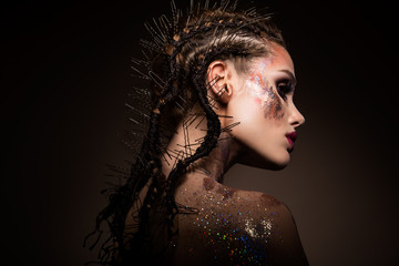 Fototapete Frauen Model mit buntem Glitzer Make-up  © korabkova1