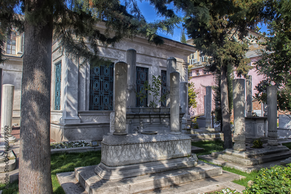 Obraz premium Sultan II Abdulhamid Han Hz. Turbesi. complex with cemetery and mosque