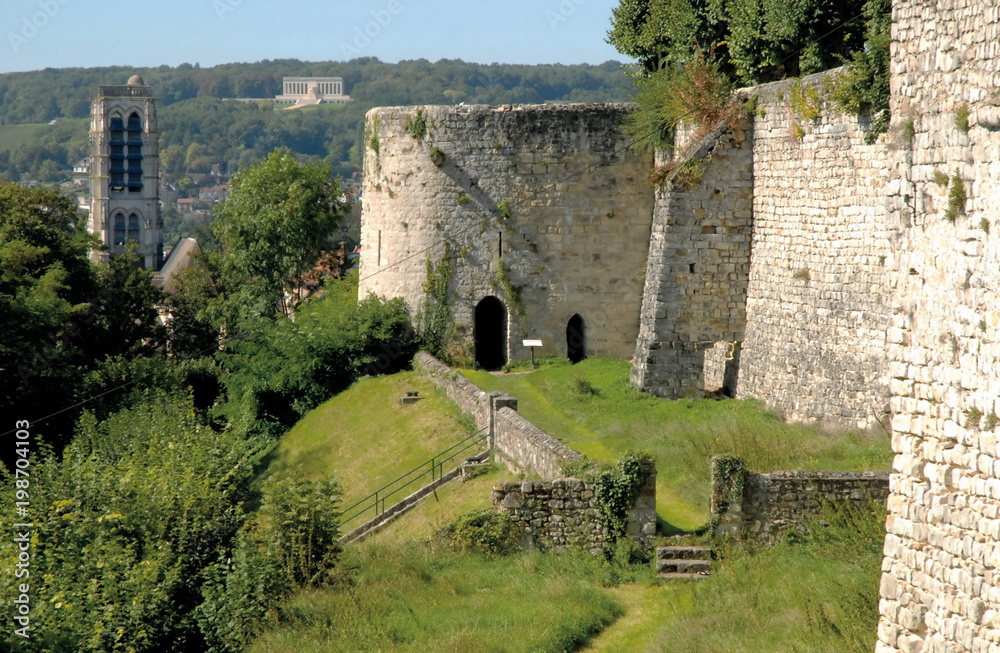 Château-Thierry dans l'Aisne, Château médiéval, les remparts, France
