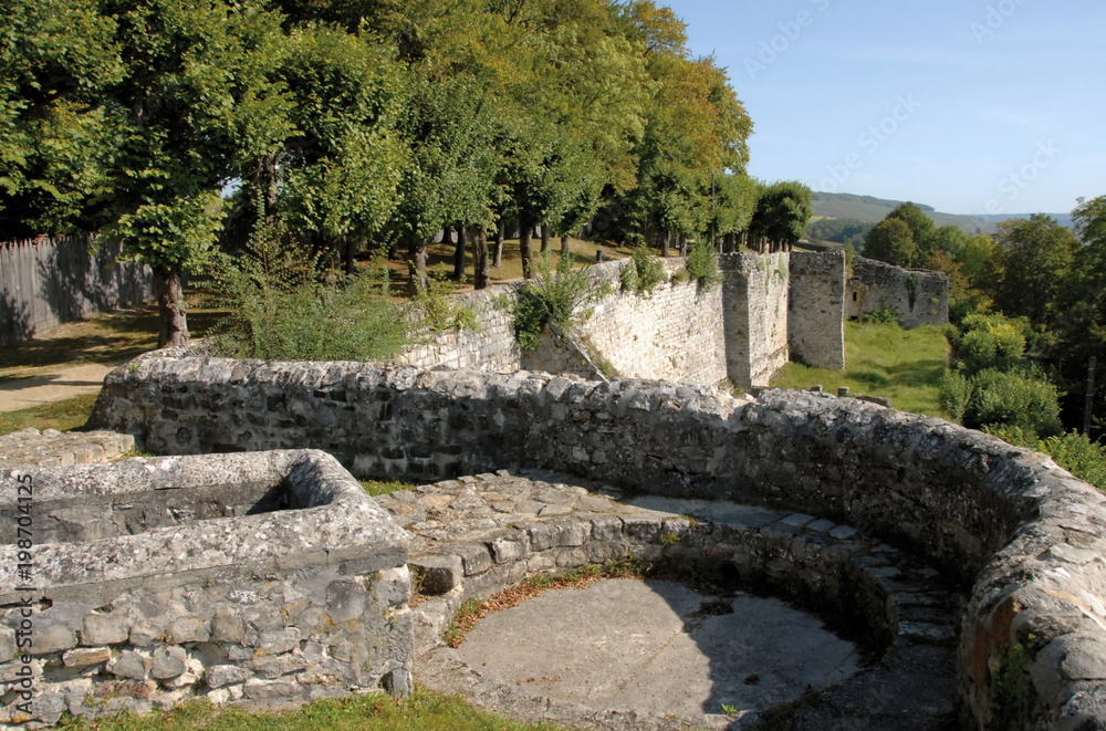 Château-Thierry, vestiges des remparts du château médiéval, Aisne, France