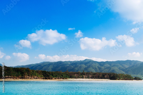 Fototapeta Naklejka Na Ścianę i Meble -  White sand beach crystal clear turquoise water at Kabira Bay, Ishigaki, Okinawa