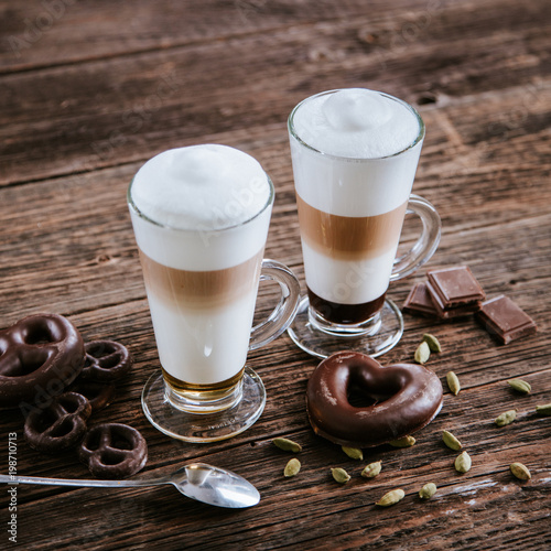  Latte with chocolate and cardamom