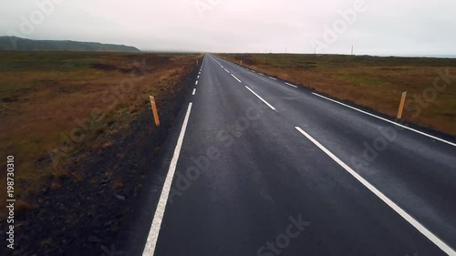 Street-Flight - Strasse in Island aus der Luft