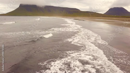 Beachflight Iceland - Flug über Strand 