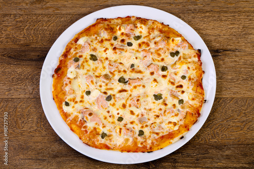 Pizza with salmon and capers