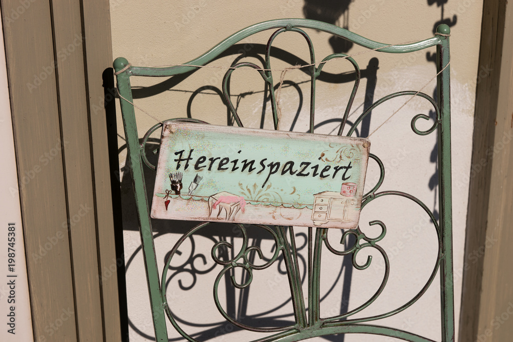 Hereinspaziert Hereinspaziert