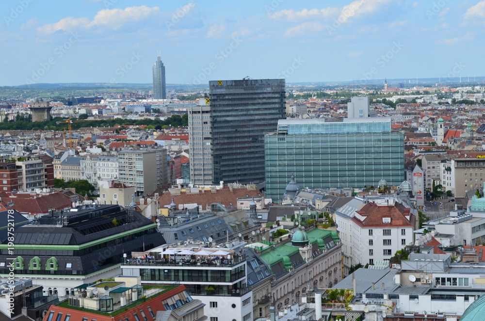 Wiedeń, widok na miasto z  Czarciego Młyna, panorama - obrazy, fototapety, plakaty 