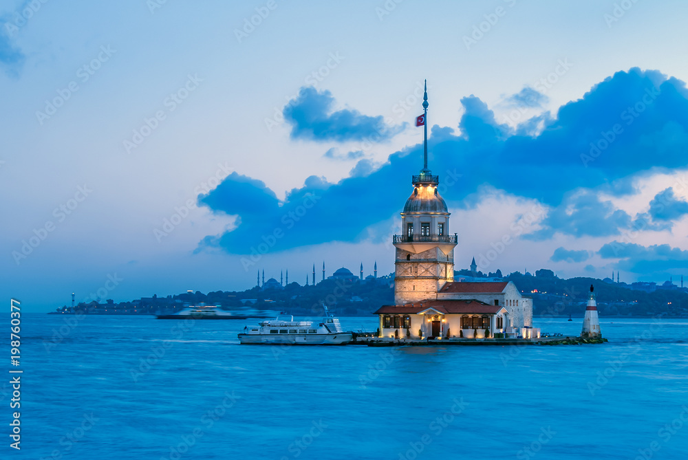 Fototapeta premium Istanbul, Turkey, 11 June 2006: The Maiden's Tower