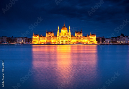 Famous Hungarian Parliament in dusk © Horváth Botond