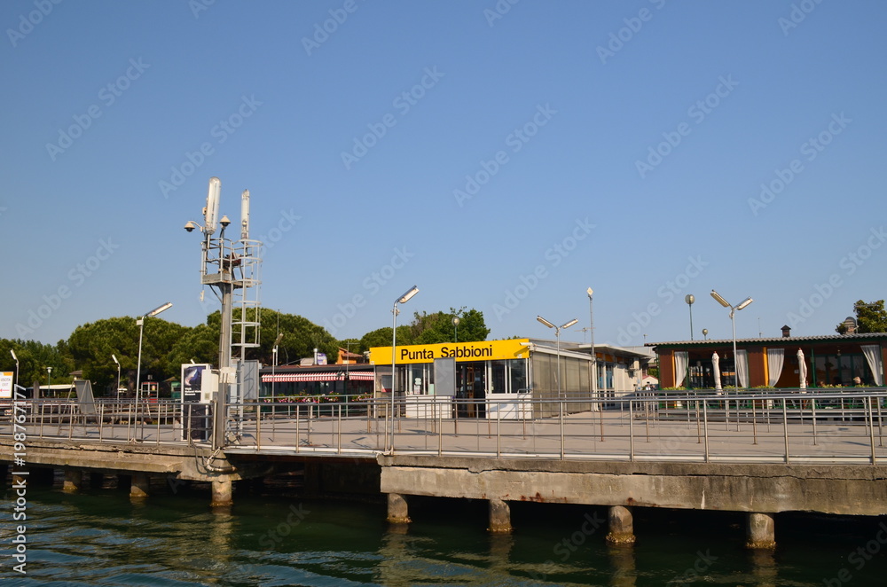 Naklejka premium Włochy, Punta Sabbioni nabrzeże portu