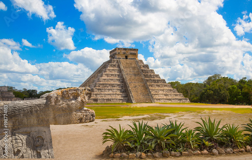 Mexico, Chichen Itza, Yucatn. Mayan pyramid of Kukulcan El Castillo 