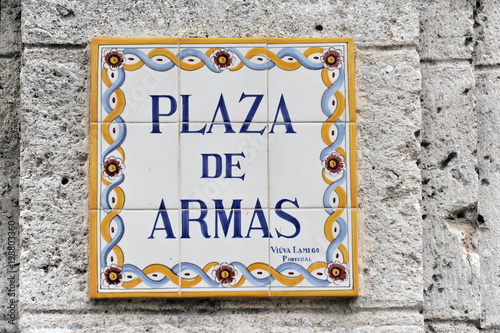 Straßenschild, Kacheln, Plaza de Armas, Zentrum von Havanna, Centro Habana, Kuba, Große Antillen, Karibik, Mittelamerika, Amerika, Mittelamerika