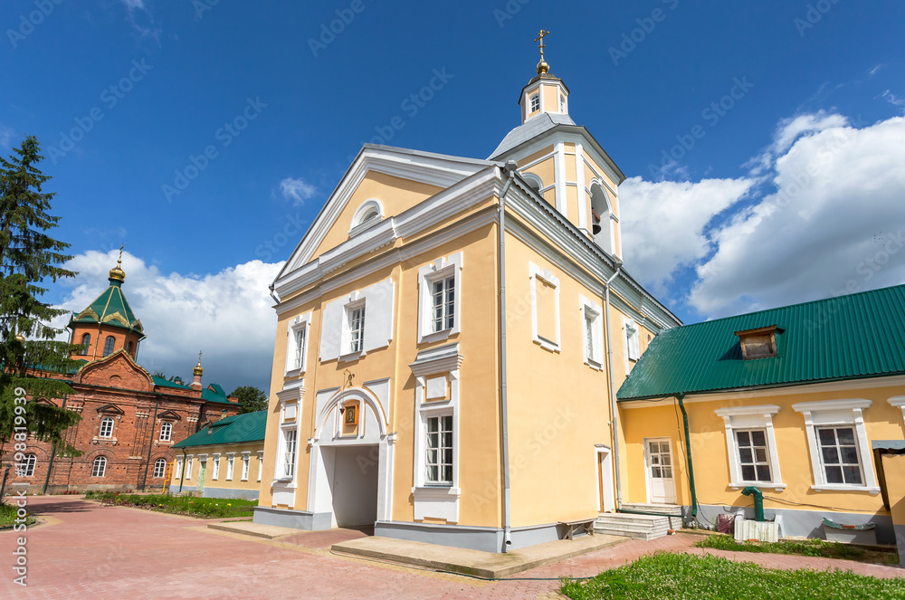 Obraz premium Church on the gate Iverskaya at the Holy Spirit Monastery in Borovichi, Russia