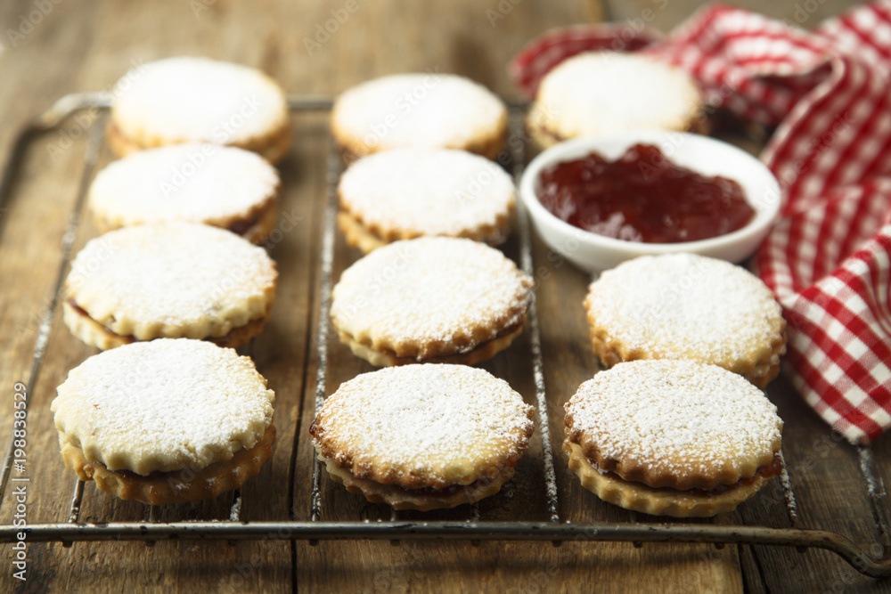 Sandwich cookies with berry jam