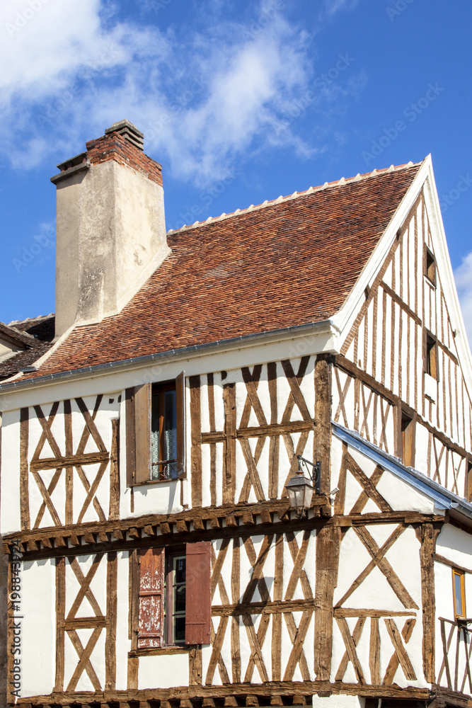 Chablis. Maisons à colombages, Yonne, Bourgogne, France