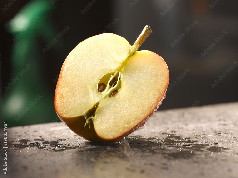 Ein halber Apfel Stock Photo | Adobe Stock