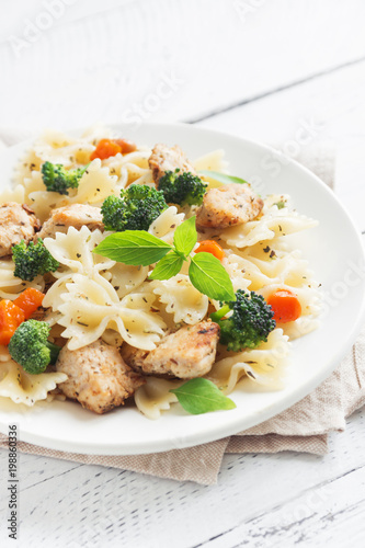 Farfalle pasta with chicken and vegetables