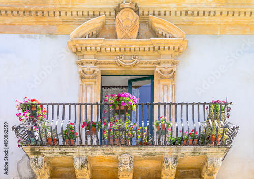 The baroque style and the traditions in Sicily
