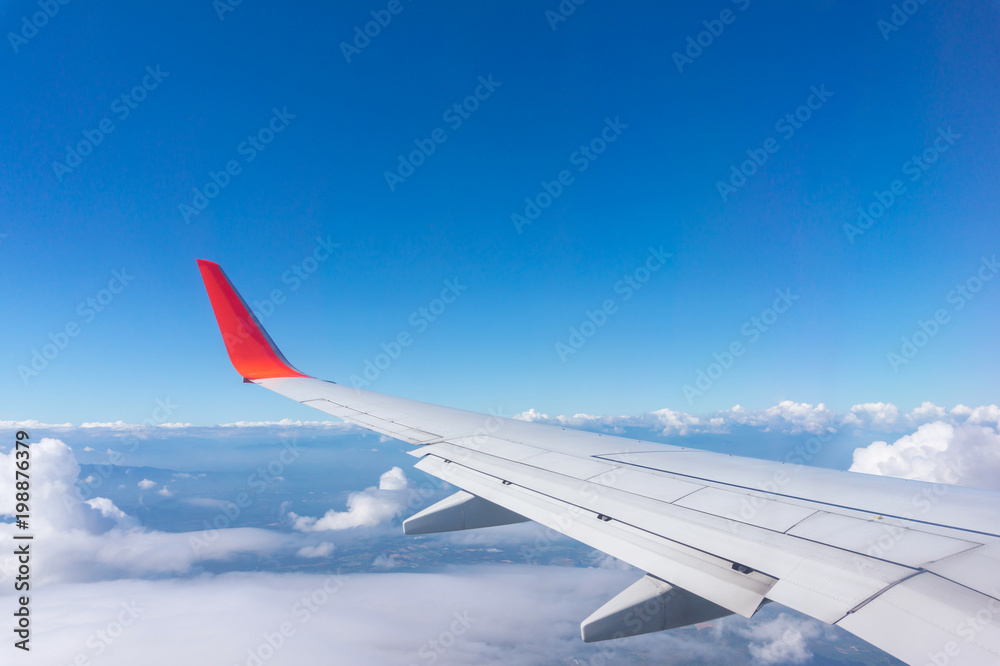 The wing aircraft in altitude during flight