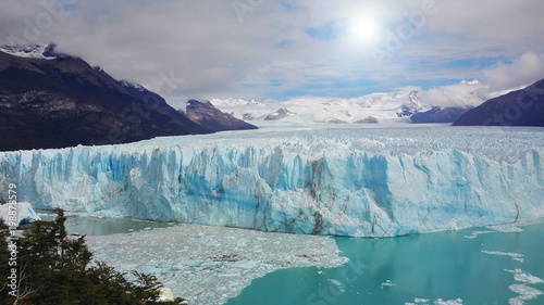 perito moreno argentina glacier © Lsantilli