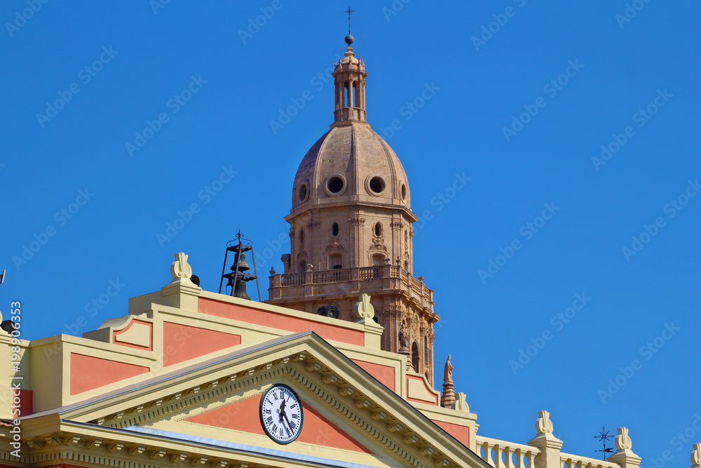 Obraz premium Catedral detrás del Ayuntamiento, Murcia, España
