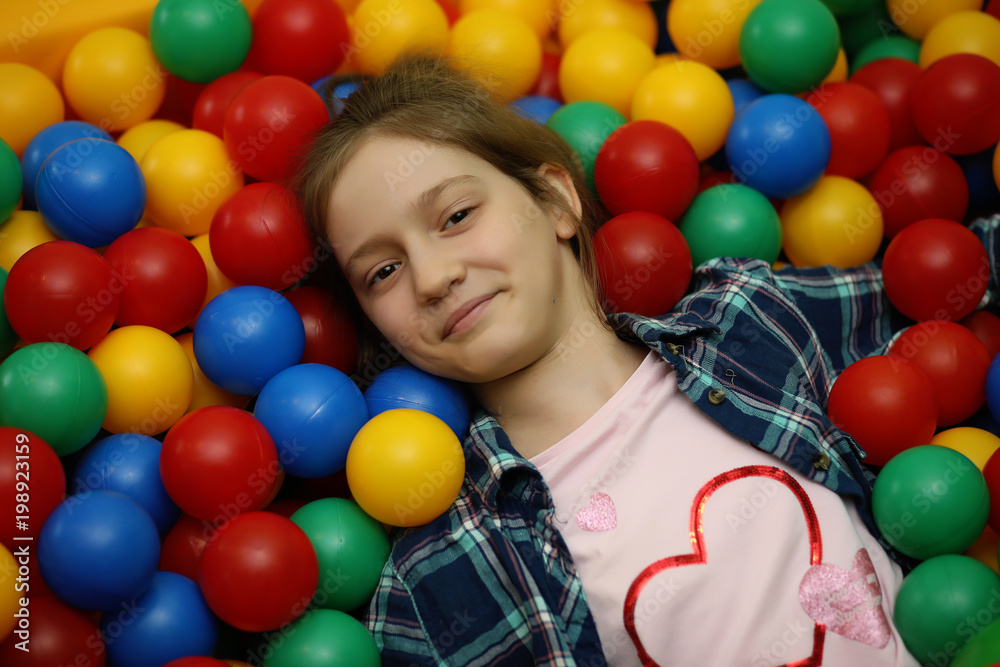 Obraz premium A child is having fun and playing at children's party