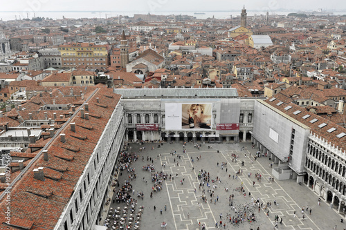 Aussicht vom Campanile auf den Markusplatz, Venedig, Venetien, Italien, Europa photo