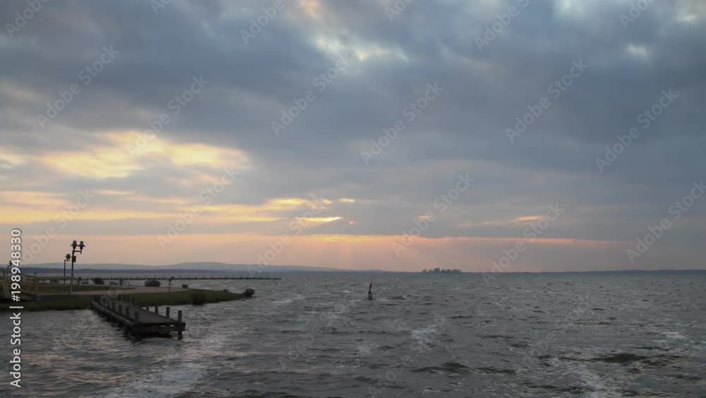 Zeitraffer vom Südufer des Steinhuder Meer an einem frischen Apriltag