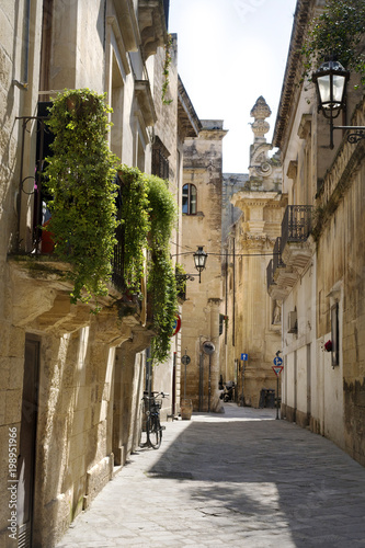 Fototapeta Naklejka Na Ścianę i Meble -  alleys of the historic center of Lecce