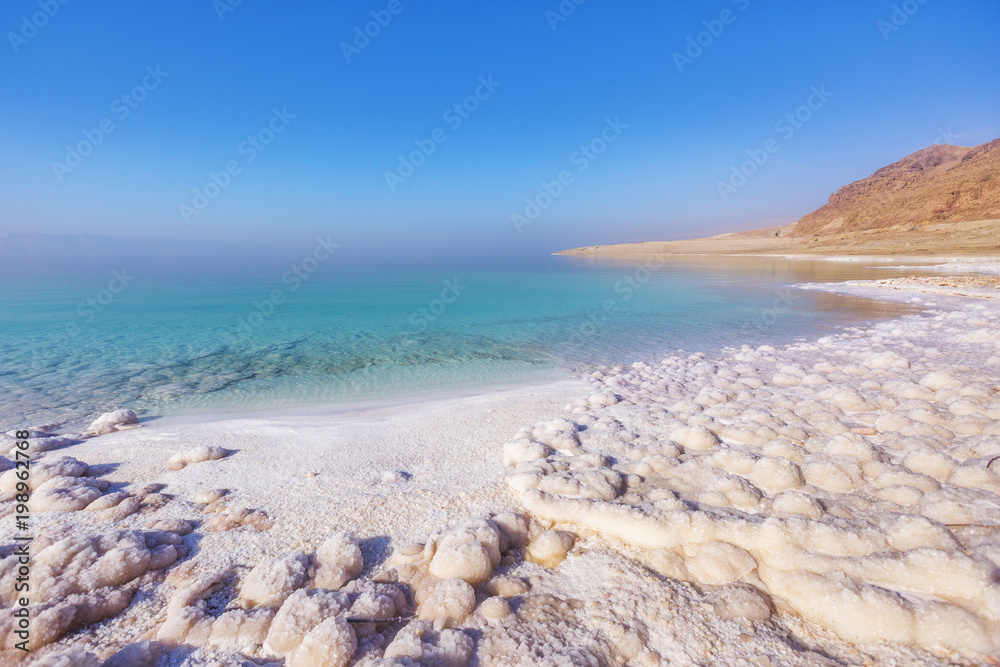 Fototapeta premium Krajobraz Jordanii. Brzeg Morza Martwego.