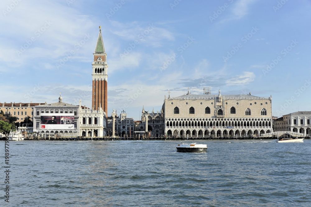 Campanile mit Markusplatz und Dogenpalast, Venedig, Venetien, Italien, Europa