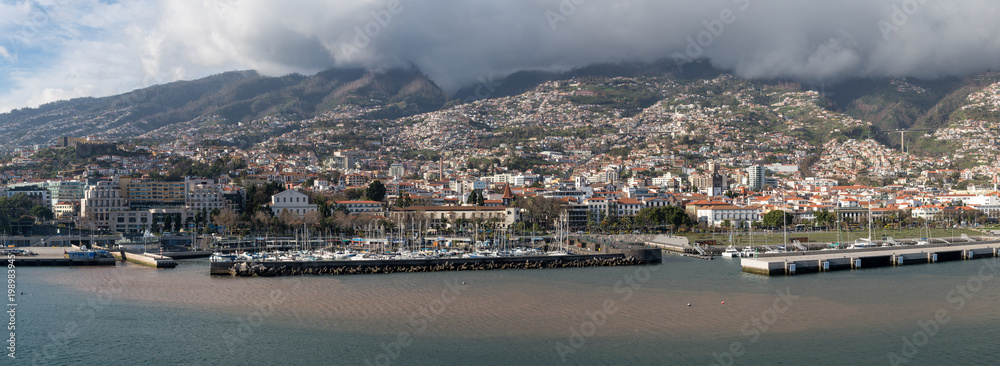 Φωτογραφία Panorama of Funchal in Madiera in late afternoon