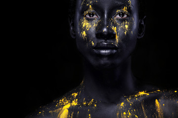 Fotobehang Zwart goud Zwarte make-up met druipend goud  © Mike Orlov