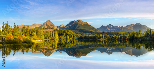 Fototapeta Naklejka Na Ścianę i Meble -  high resolution panorama of a mountain lake in the Tatra Mountains, Strbske Pleso, Slovakia