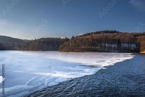 Fototapeta Naklejka Na Ścianę i Meble -  Versetalsperre im Winter