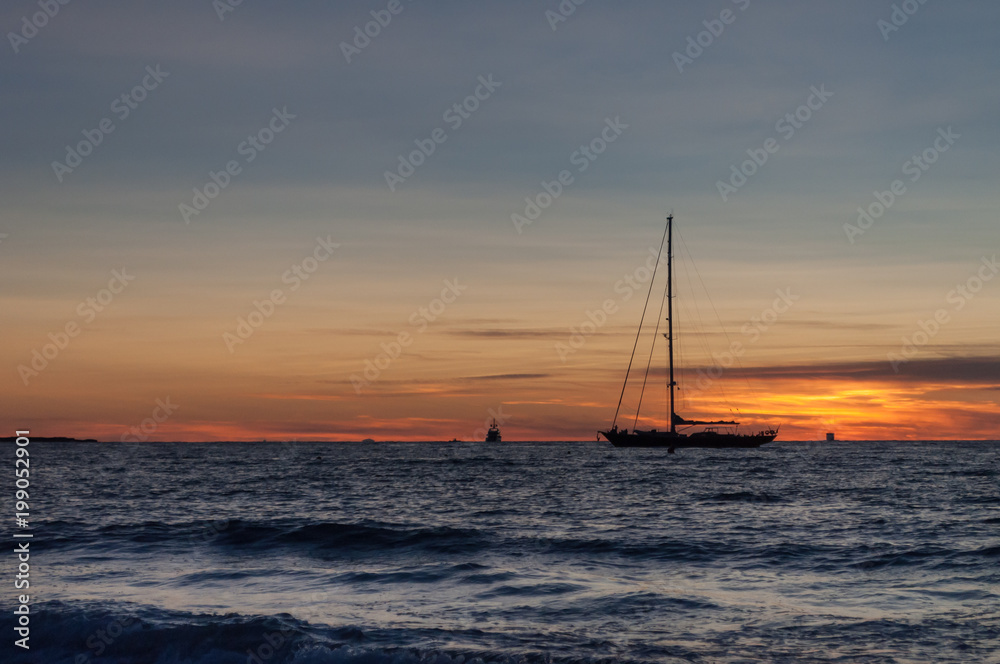 Atardecer y puesta de sol en Formentera, islas Baleares, Mediterráneo, España
