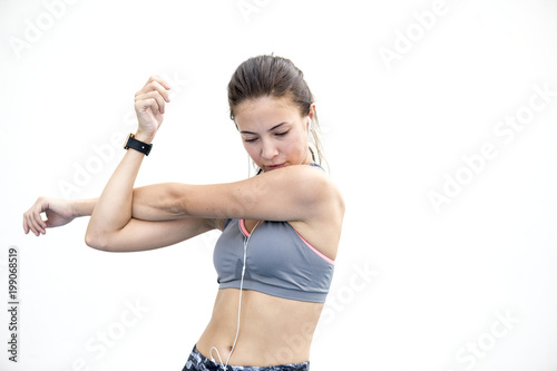White woman stretching before exercise © Rawpixel.com