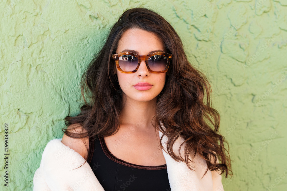 Obraz premium Beautiful young woman
