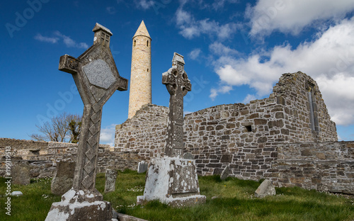 Obraz na plátně Historic and ancient Rattoo round tower and cemetery near ballyduff county kerry