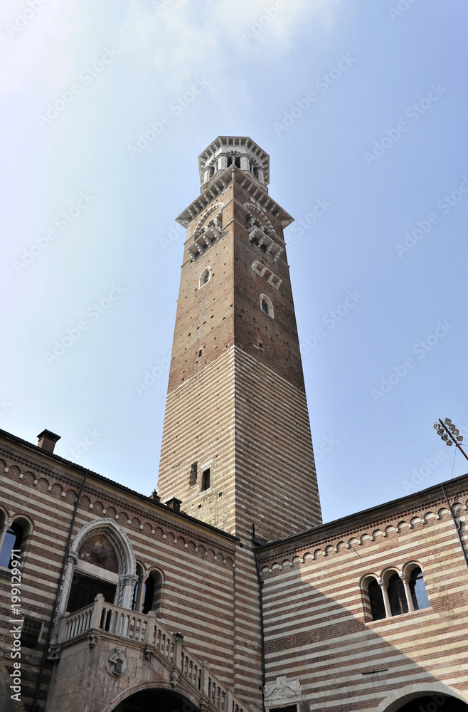 Lamberti Turm, Torre dei Lamberti, Piazza delle Erbe, Verona, Venetien, Veneto, Italien, Europa, ÖffentlicherGrund, Europa