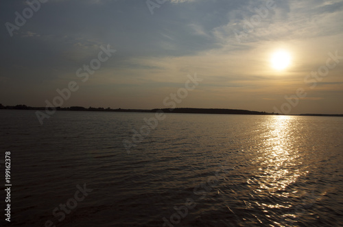 Fototapeta Naklejka Na Ścianę i Meble -  sunset by the river