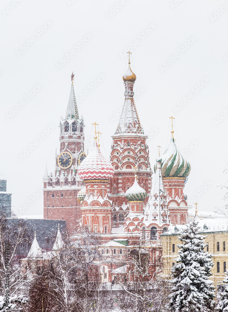 Fototapeta premium St. Basil Cathedral seen through the snow. Red Square, Moscow, Russia