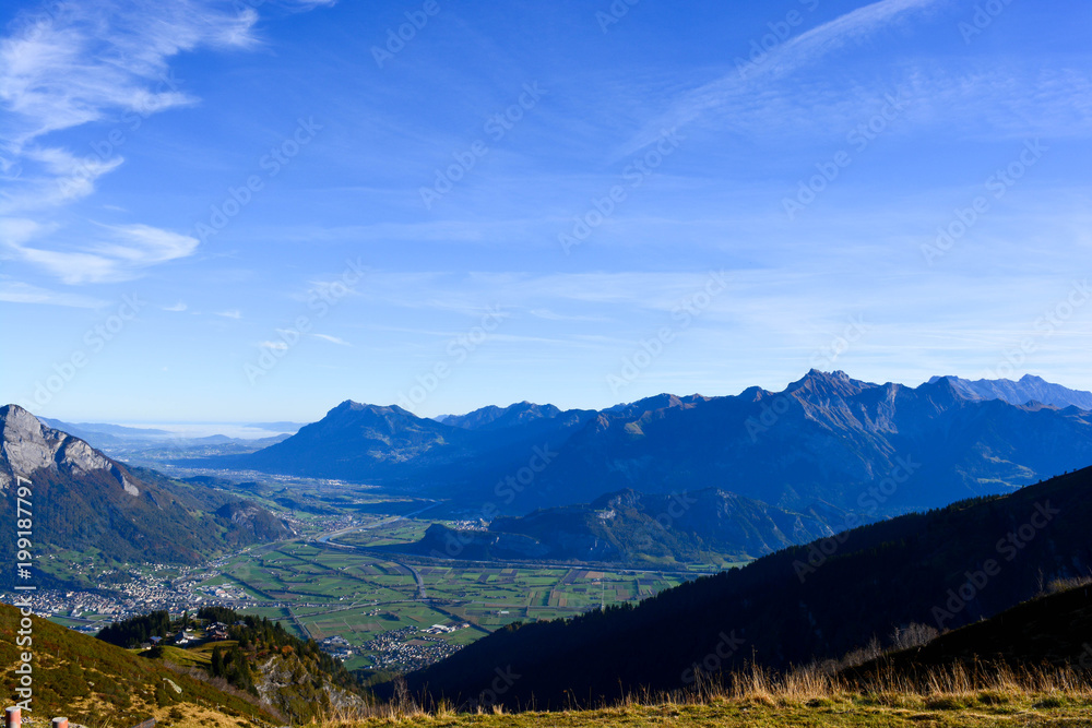 Obraz premium Pizol mit Blick ins St. Galler Rheintal
