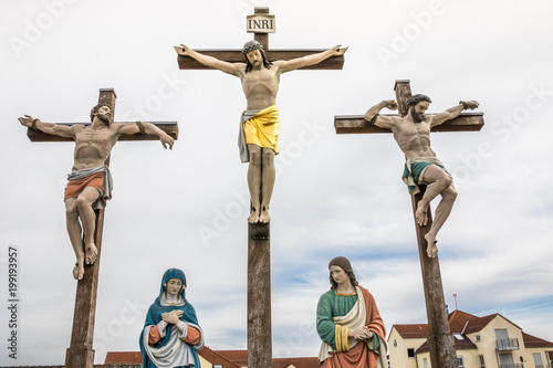Kalvarienberg in Klosterlechfeld zeigt Passion Christi photo