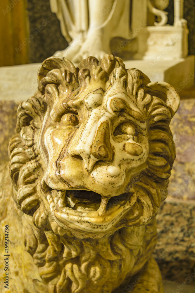 Fototapeta premium Antique Lion Sculpture