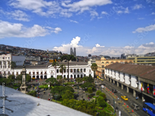 vista de la basilica de Quito