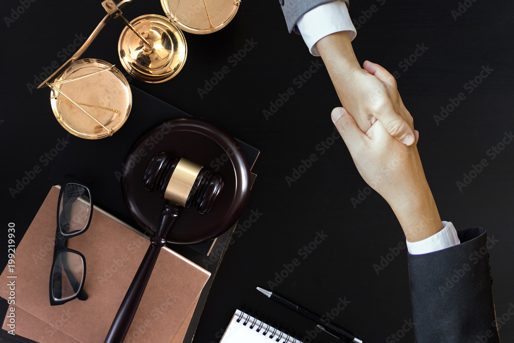 Φωτογραφία Businessman shaking  discussing a contract agreement Lawyer from Law Firms with