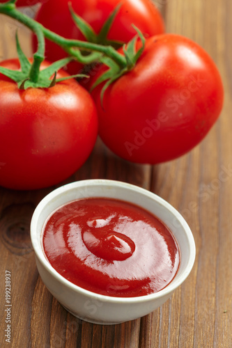 tomato paste and tomat